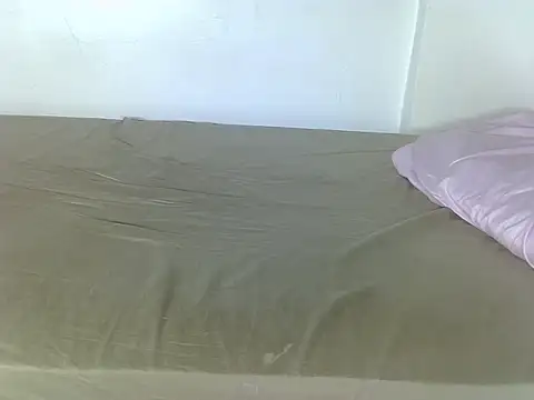 Snapshot of laetitia_ chatting on November 29, 2:42 pm laetitia online show from November 29, 2:42 pm