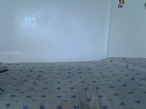 Snapshot of laetitia_ chatting on January 10, 11:31 pm laetitia online show from January 10, 11:31 pm