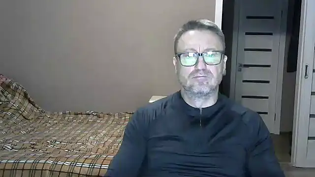 HarrySnake online show from December 6, 1:44 pm