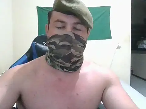 Snapshot of soldadinho001 chatting on February 25, 1:37 am soldadinho001 online show from February 25, 1:37 am