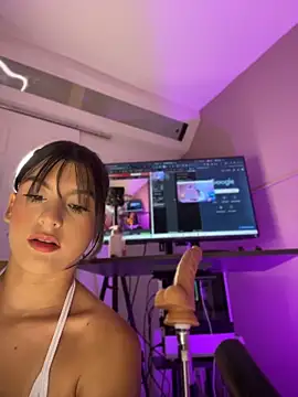 Snapshot of aria_greco chatting on May 1, 2:38 am aria greco online show from May 1, 2:38 am