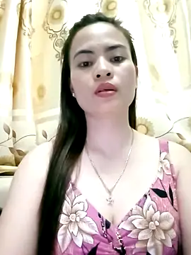 NgocQuyen2K online show from February 18, 7:43 am