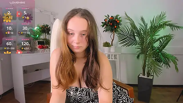 Snapshot of Ketrin_n_ chatting on October 28, 6:17 am Ketrin n online show from October 28, 6:17 am