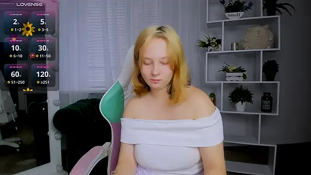 Snapshot of Ketrin_n_ chatting on December 4, 6:12 am Ketrin n online show from December 4, 6:12 am