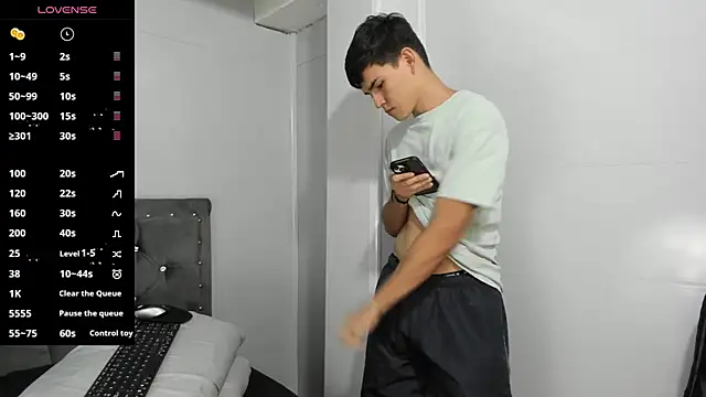 Snapshot of Jacobb_Lee chatting on December 13, 1:37 am Jacobb Lee online show from December 13, 1:37 am