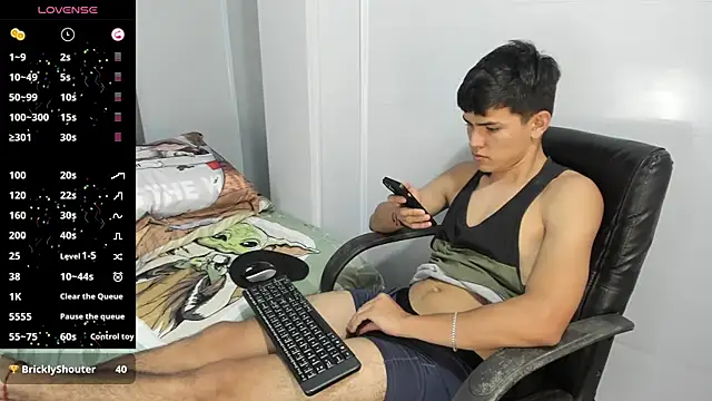Snapshot of Jacobb_Lee chatting on January 15, 11:51 pm Jacobb Lee online show from January 15, 11:51 pm