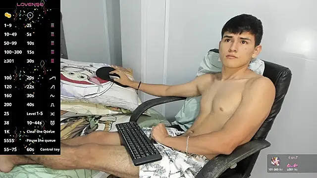 Snapshot of Jacobb_Lee chatting on January 18, 10:49 pm Jacobb Lee online show from January 18, 10:49 pm