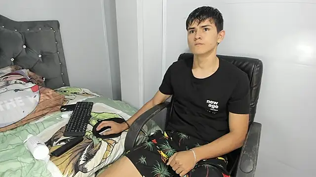 Snapshot of Jacobb_Lee chatting on January 31, 1:45 pm Jacobb Lee online show from January 31, 1:45 pm