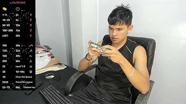 Snapshot of Jacobb_Lee chatting on February 20, 9:20 pm Jacobb Lee online show from February 20, 9:20 pm