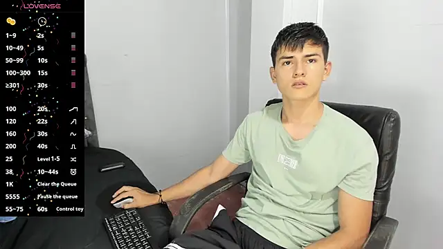 Snapshot of Jacobb_Lee chatting on February 25, 9:02 pm Jacobb Lee online show from February 25, 9:02 pm