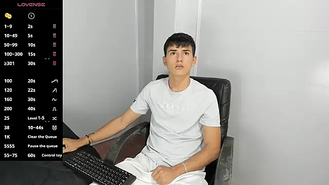 Snapshot of Jacobb_Lee chatting on February 28, 7:56 pm Jacobb Lee online show from February 28, 7:56 pm