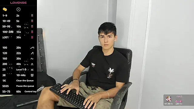 Snapshot of Jacobb_Lee chatting on March 5, 8:32 pm Jacobb Lee online show from March 5, 8:32 pm