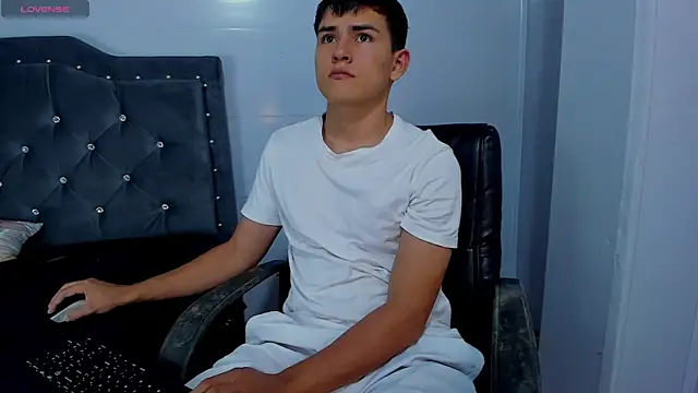 Jacobb Lee online show from November 11, 9:48 pm