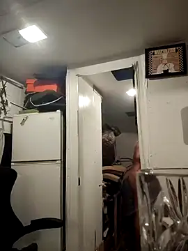 Snapshot of allissonw13 chatting on December 5, 7:27 am allissonw13 online show from December 5, 7:27 am