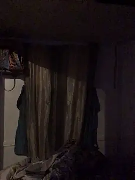 Snapshot of allissonw13 chatting on December 6, 11:33 am allissonw13 online show from December 6, 11:33 am