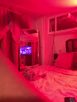 Snapshot of allissonw13 chatting on February 16, 11:38 am allissonw13 online show from February 16, 11:38 am