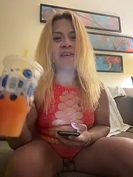 allissonw13 online show from November 27, 5:09 am