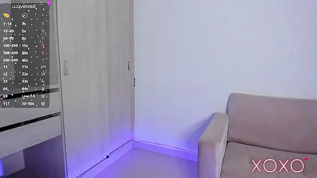 Snapshot of Lilacutte_ chatting on March 11, 9:04 am Lilacutte online show from March 11, 9:04 am