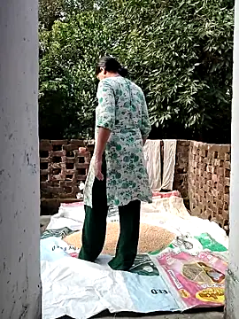 Snapshot of Hot-rubina chatting on October 5, 2:43 am Hot-rubina online show from October 5, 2:43 am