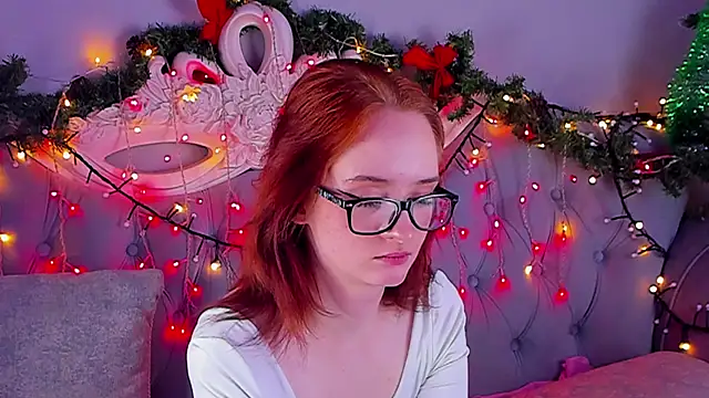 Snapshot of BridgetDay chatting on December 31, 7:20 am BridgetDay online show from December 31, 7:20 am