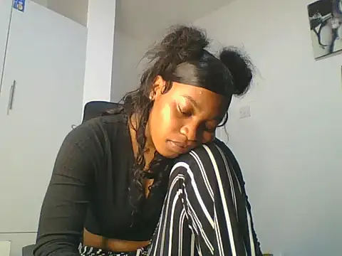 Snapshot of _Becky002 chatting on July 6, 5:37 pm Becky002 online show from July 6, 5:37 pm