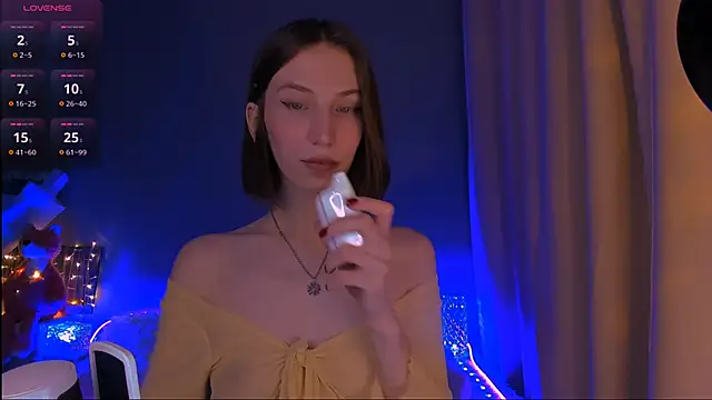 ellaamber online show from March 9, 10:08 pm