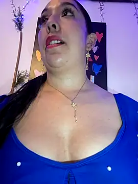 Snapshot of Bella_keny chatting on December 5, 9:28 pm Bella keny online show from December 5, 9:28 pm