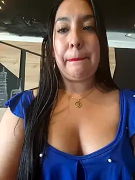 Snapshot of Bella_keny chatting on December 13, 5:10 pm Bella keny online show from December 13, 5:10 pm