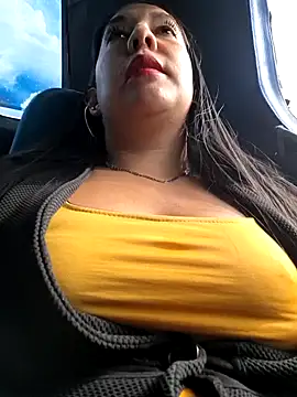 Snapshot of Bella_keny chatting on December 16, 8:05 pm Bella keny online show from December 16, 8:05 pm