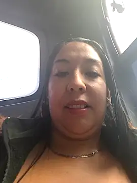 Snapshot of Bella_keny chatting on December 17, 3:39 pm Bella keny online show from December 17, 3:39 pm