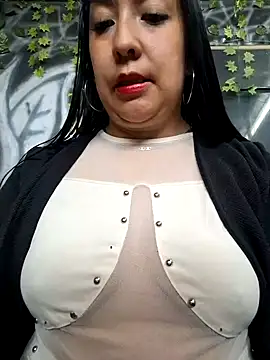 Snapshot of Bella_keny chatting on December 17, 7:26 pm Bella keny online show from December 17, 7:26 pm