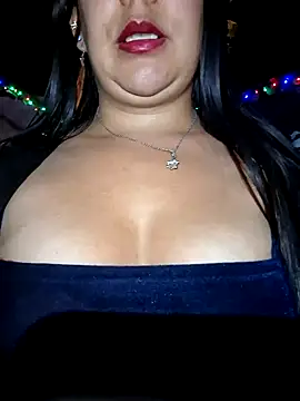 Snapshot of Bella_keny chatting on December 20, 4:04 pm Bella keny online show from December 20, 4:04 pm