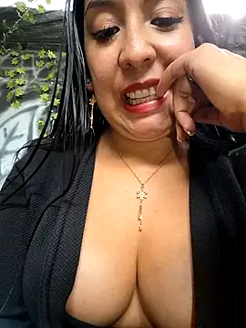 Snapshot of Bella_keny chatting on January 6, 7:45 pm Bella keny online show from January 6, 7:45 pm