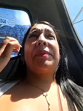 Snapshot of Bella_keny chatting on January 20, 4:55 pm Bella keny online show from January 20, 4:55 pm