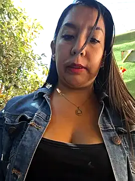 Snapshot of Bella_keny chatting on January 22, 1:53 pm Bella keny online show from January 22, 1:53 pm