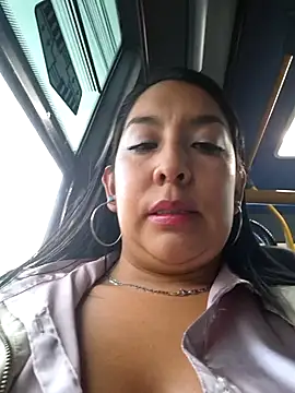 Snapshot of Bella_keny chatting on February 15, 7:17 pm Bella keny online show from February 15, 7:17 pm