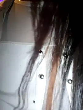 Snapshot of Bella_keny chatting on February 17, 10:36 pm Bella keny online show from February 17, 10:36 pm