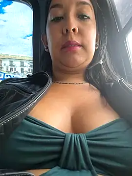 Snapshot of Bella_keny chatting on February 26, 6:32 pm Bella keny online show from February 26, 6:32 pm