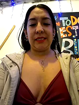 Snapshot of Bella_keny chatting on March 7, 11:38 pm Bella keny online show from March 7, 11:38 pm