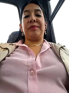Snapshot of Bella_keny chatting on March 13, 10:21 pm Bella keny online show from March 13, 10:21 pm