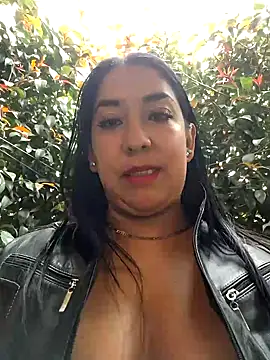 Snapshot of Bella_keny chatting on March 20, 6:42 pm Bella keny online show from March 20, 6:42 pm