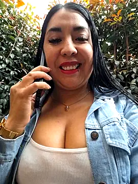 Snapshot of Bella_keny chatting on September 13, 6:29 pm Bella keny online show from September 13, 6:29 pm