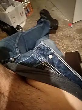 Snapshot of A_man_in_public chatting on September 30, 6:24 pm A man in public online show from September 30, 6:24 pm