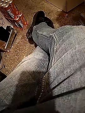 Snapshot of A_man_in_public chatting on October 12, 12:26 pm A man in public online show from October 12, 12:26 pm