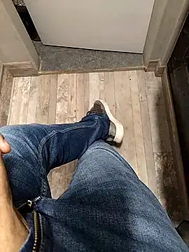 Snapshot of A_man_in_public chatting on November 21, 9:02 pm A man in public online show from November 21, 9:02 pm