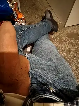 Snapshot of A_man_in_public chatting on December 15, 7:51 pm A man in public online show from December 15, 7:51 pm