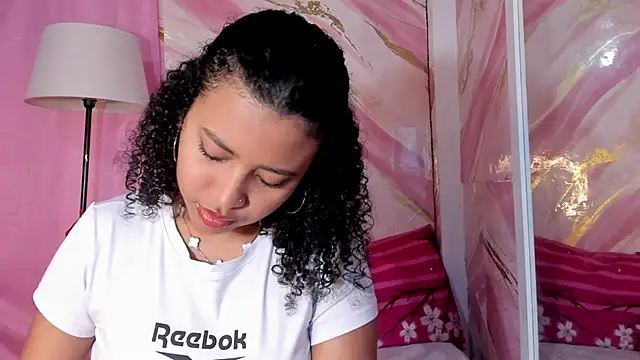 JessyZoe online show from December 5, 1:31 pm