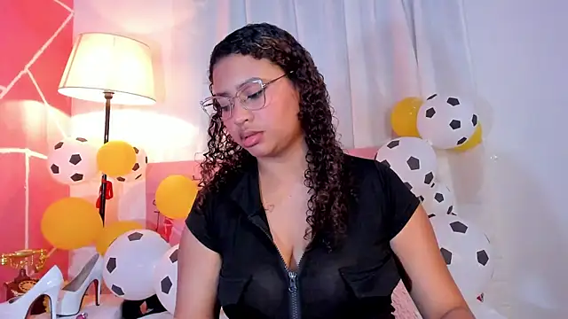 JessyZoe online show from June 15, 5:59 pm