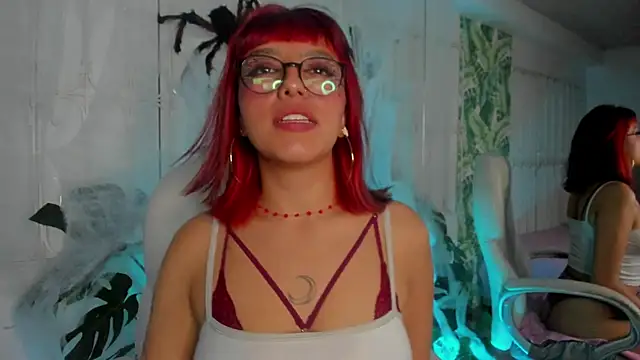 Snapshot of cute_hollywood chatting on October 7, 8:39 pm cute hollywood online show from October 7, 8:39 pm