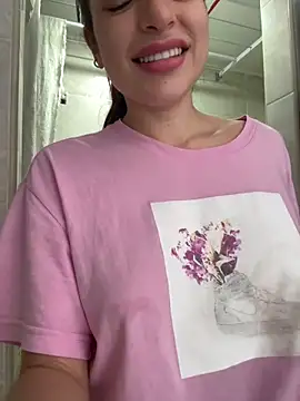 dakota le online show from April 4, 3:31 pm